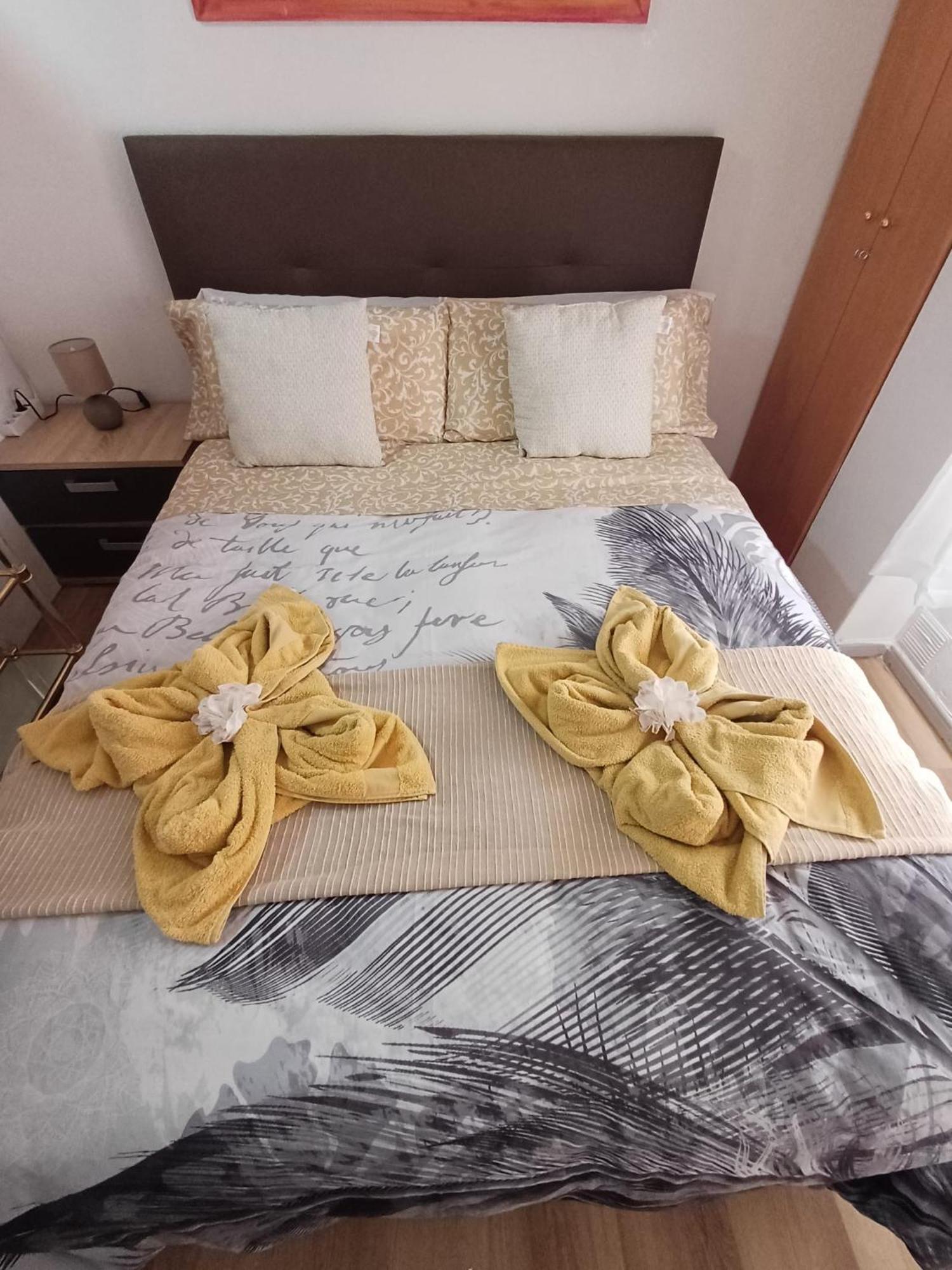 Alicante Postiguet Studios Ngoại thất bức ảnh