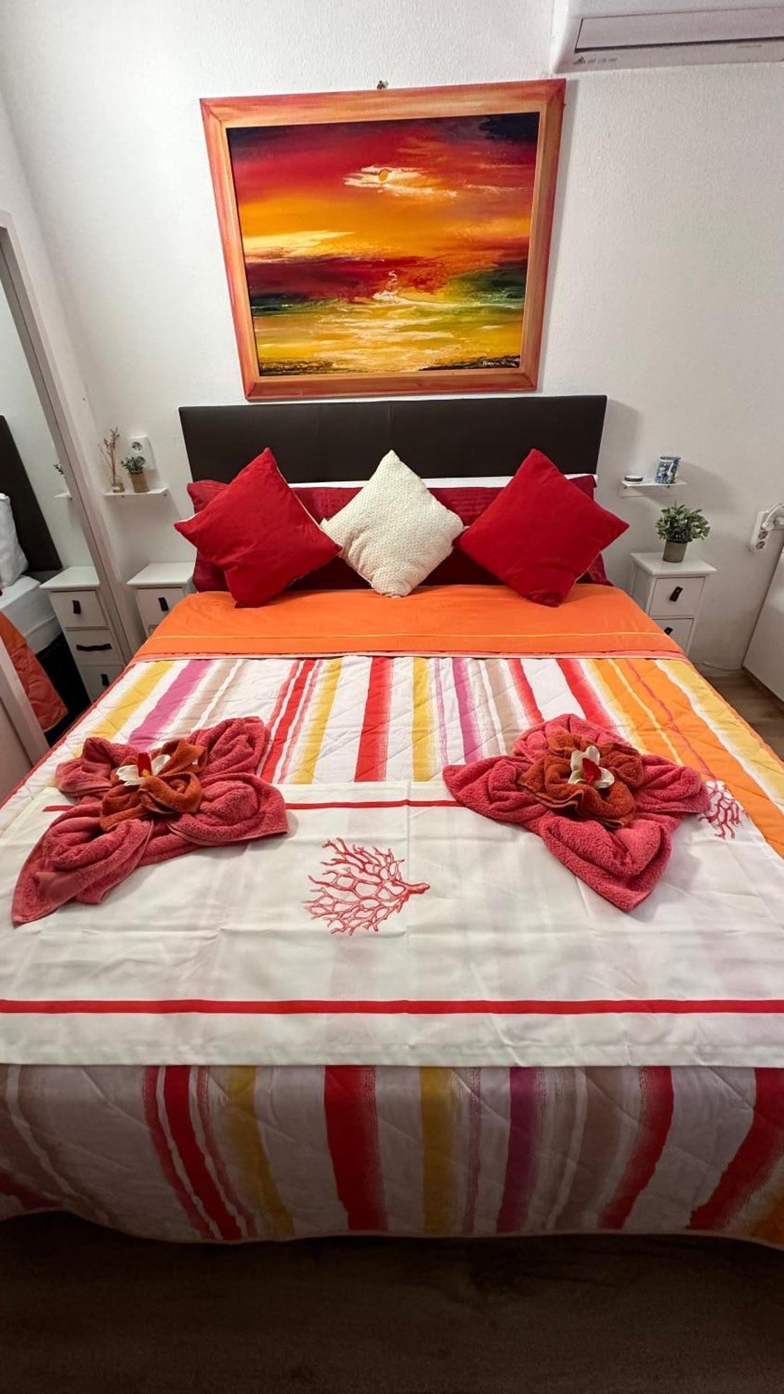 Alicante Postiguet Studios Ngoại thất bức ảnh