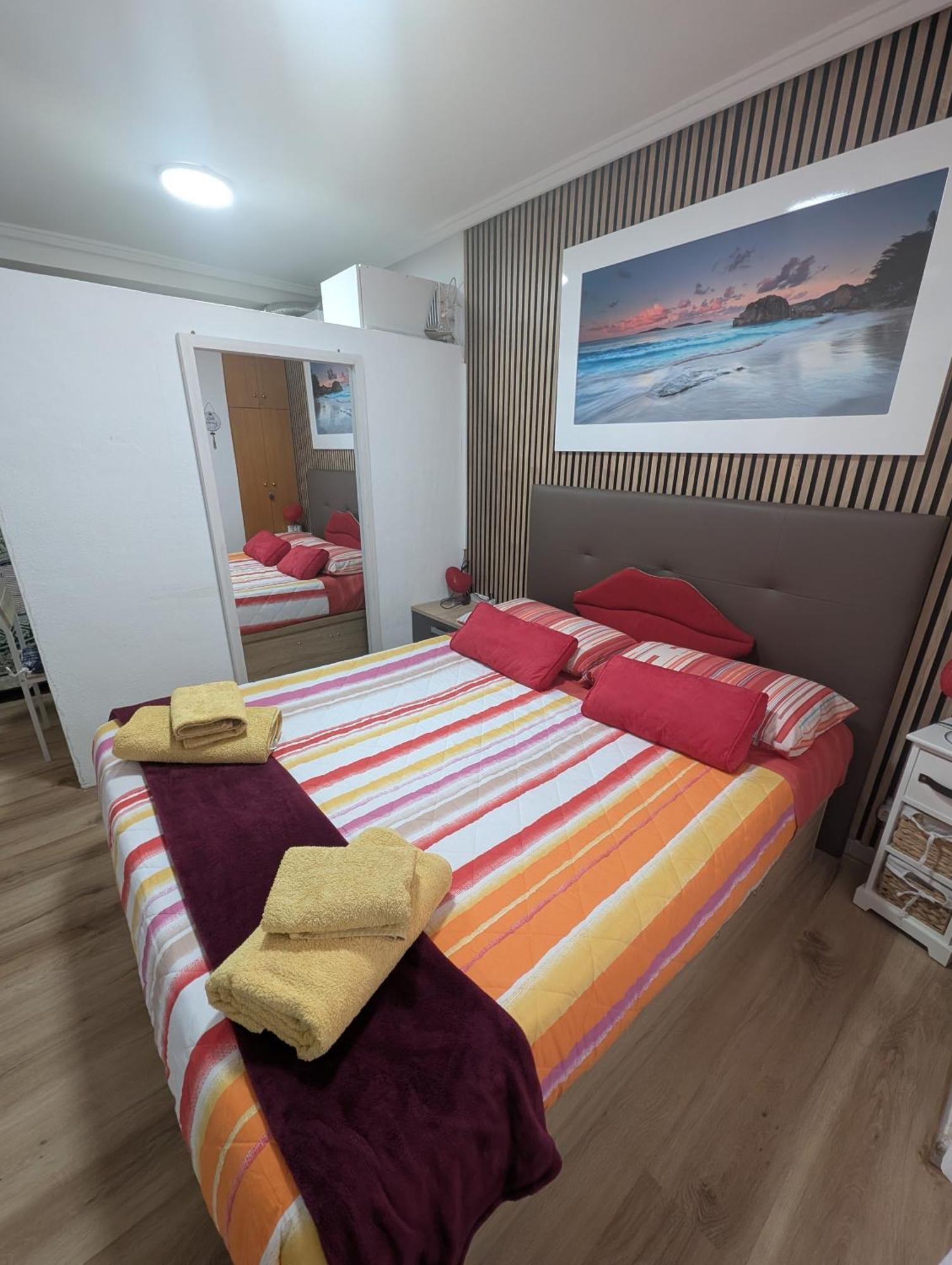 Alicante Postiguet Studios Ngoại thất bức ảnh